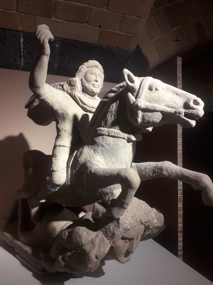 Jupitergigantensäule im Stadtmuseum am Markt Jupitergigantensäule im Stadtmuseum am Markt